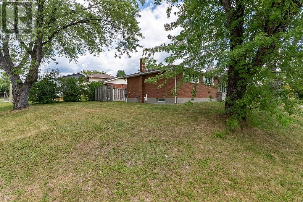 1609 Redfern, Greater Sudbury, Ontario  P3A 3S8 - Photo 40 - 2130206