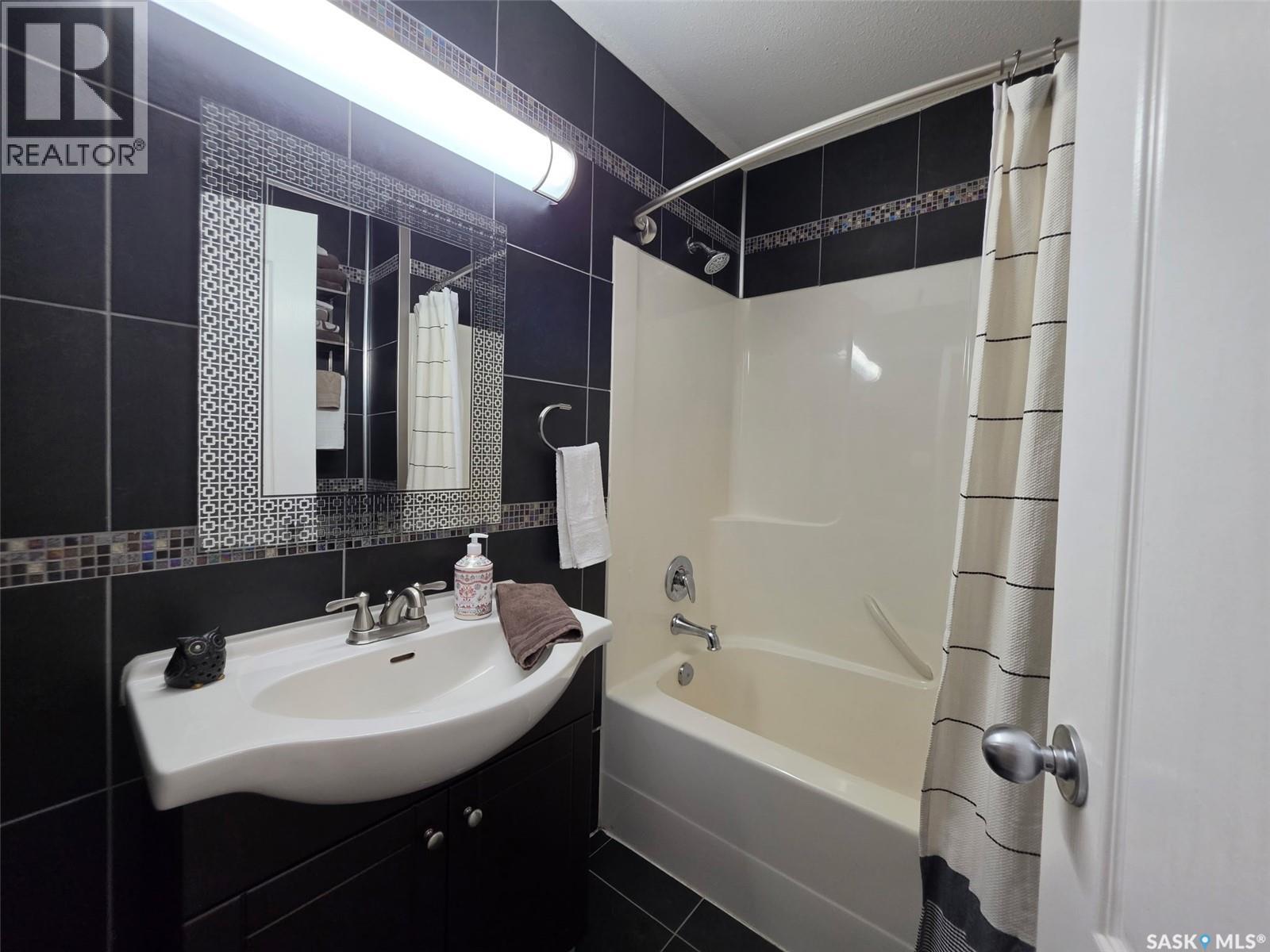141 15th Street W, Battleford, Saskatchewan  S0M 0E0 - Photo 14 - SK048036