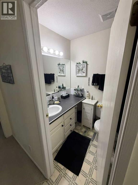 201, 5519 Kerry Wood Drive, Red Deer, Alberta  T4N 4X3 - Photo 10 - A2312366