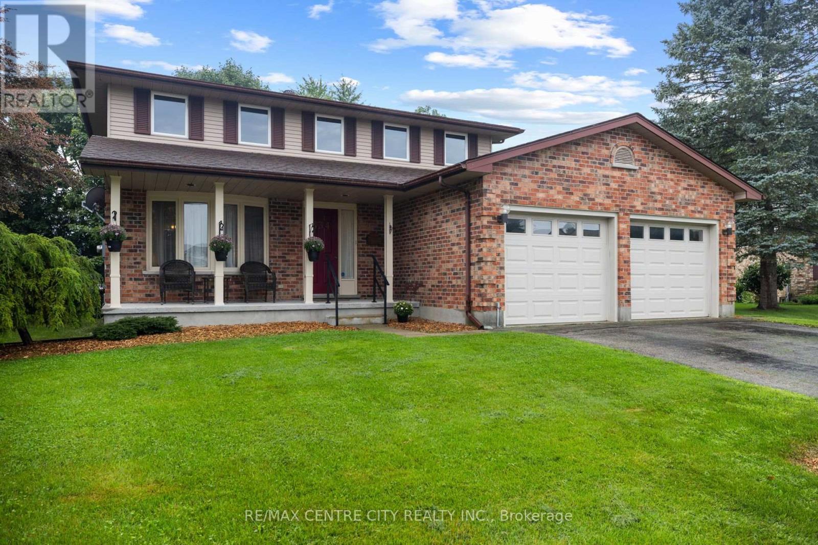 334 Canterbury Place, Central Elgin (Belmont), Ontario  N0L 1B0 - Photo 2 - X13764320