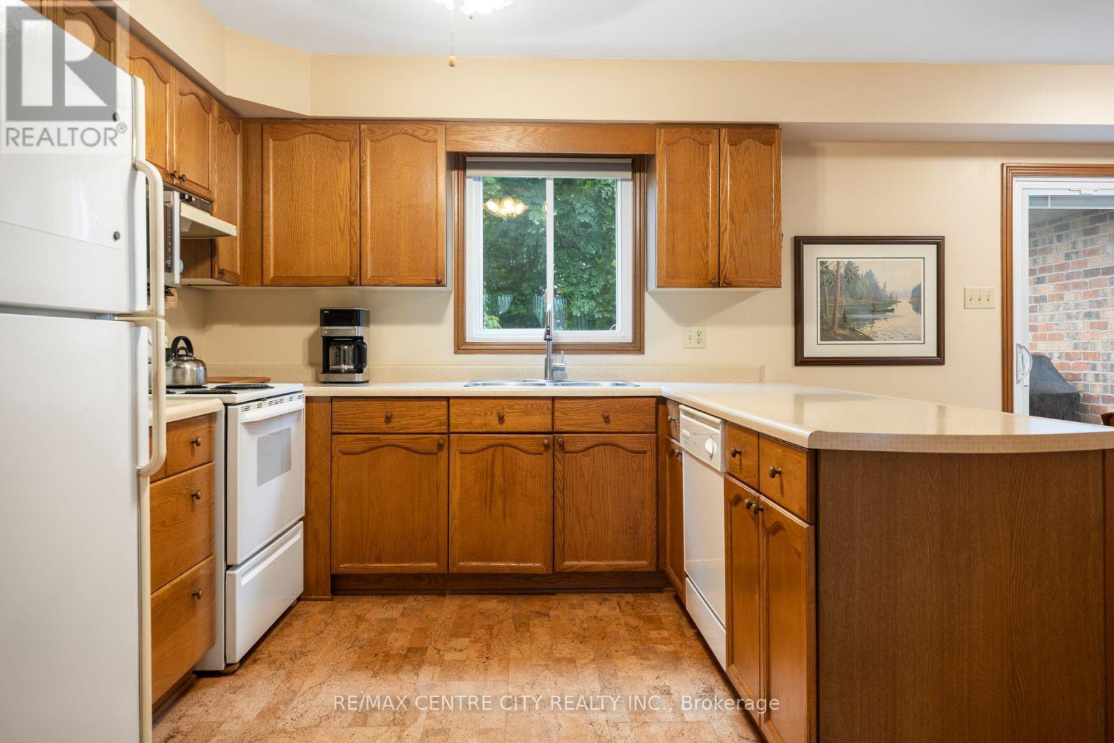 334 Canterbury Place, Central Elgin (Belmont), Ontario  N0L 1B0 - Photo 8 - X13764320
