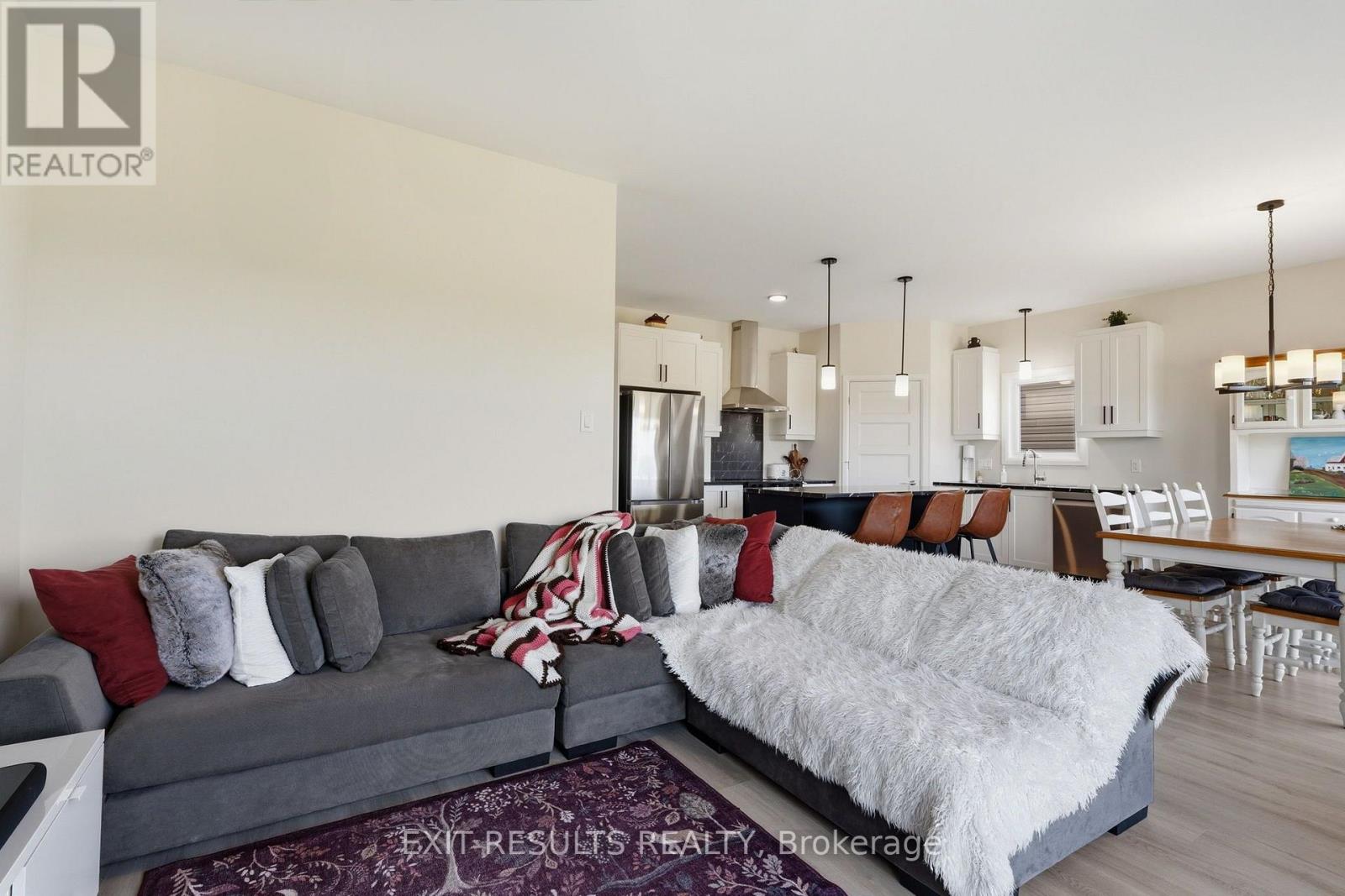 1213 Montblanc Crescent, Russell, Ontario  K0A 1W1 - Photo 11 - X13764292