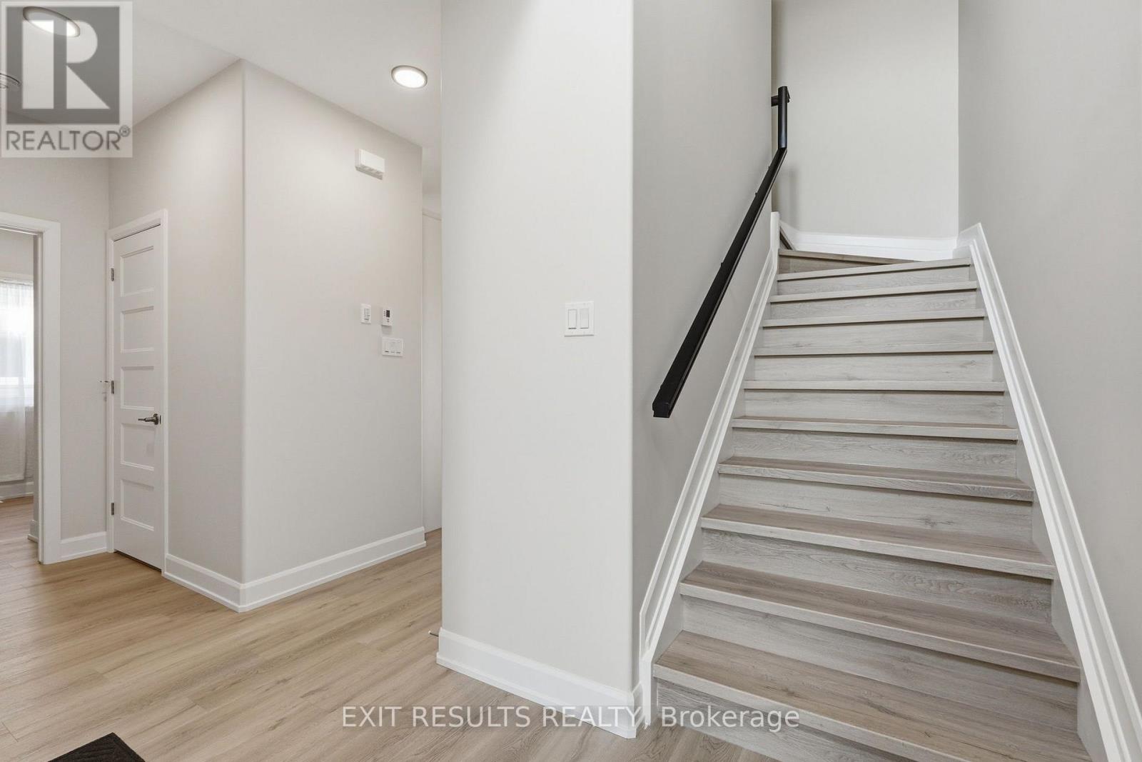 1213 Montblanc Crescent, Russell, Ontario  K0A 1W1 - Photo 12 - X13764292