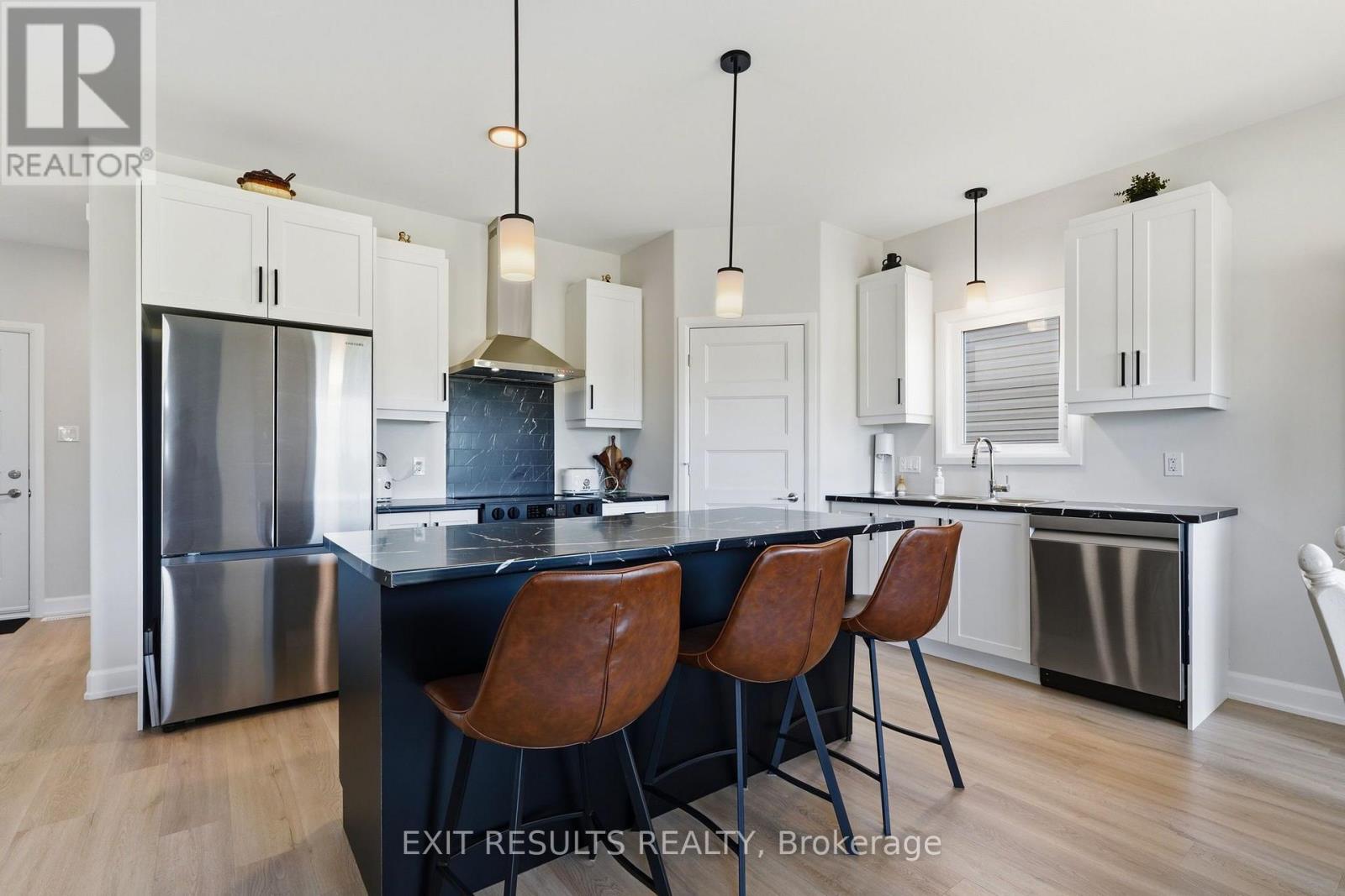 1213 Montblanc Crescent, Russell, Ontario  K0A 1W1 - Photo 3 - X13764292