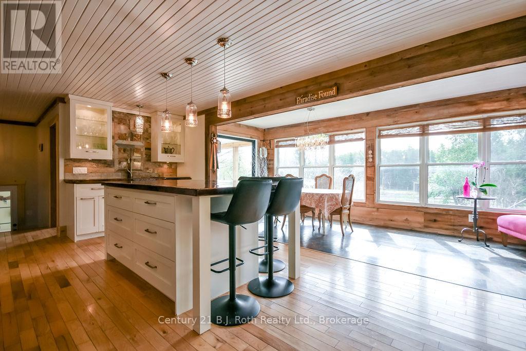 465 Ridge Road E, Oro-Medonte, Ontario  L0L 2E0 - Photo 11 - S13764294