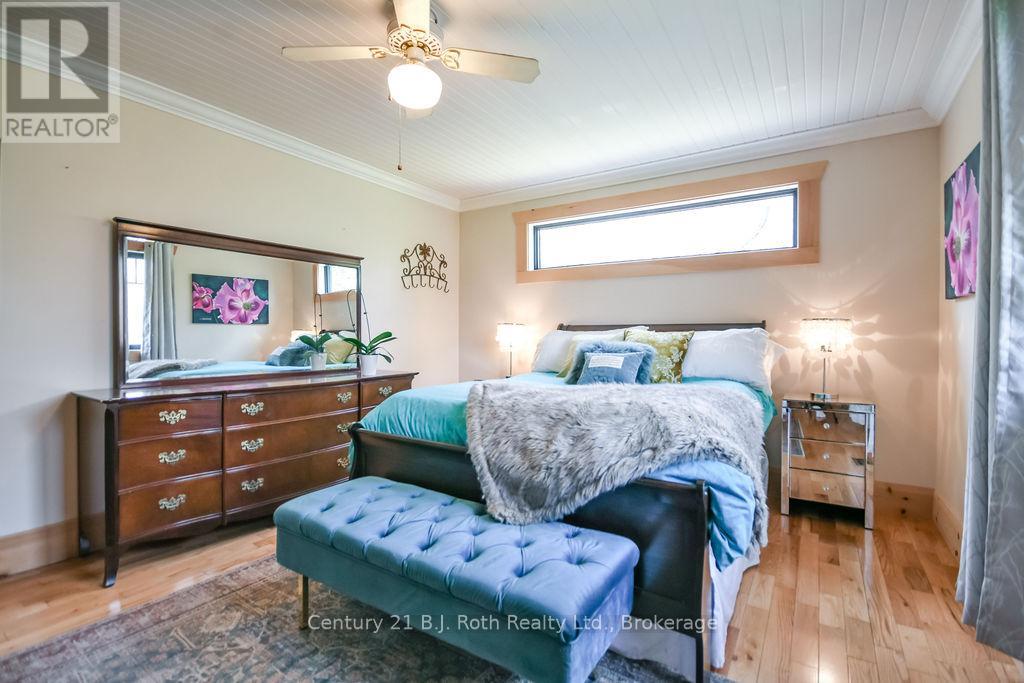 465 Ridge Road E, Oro-Medonte, Ontario  L0L 2E0 - Photo 17 - S13764294
