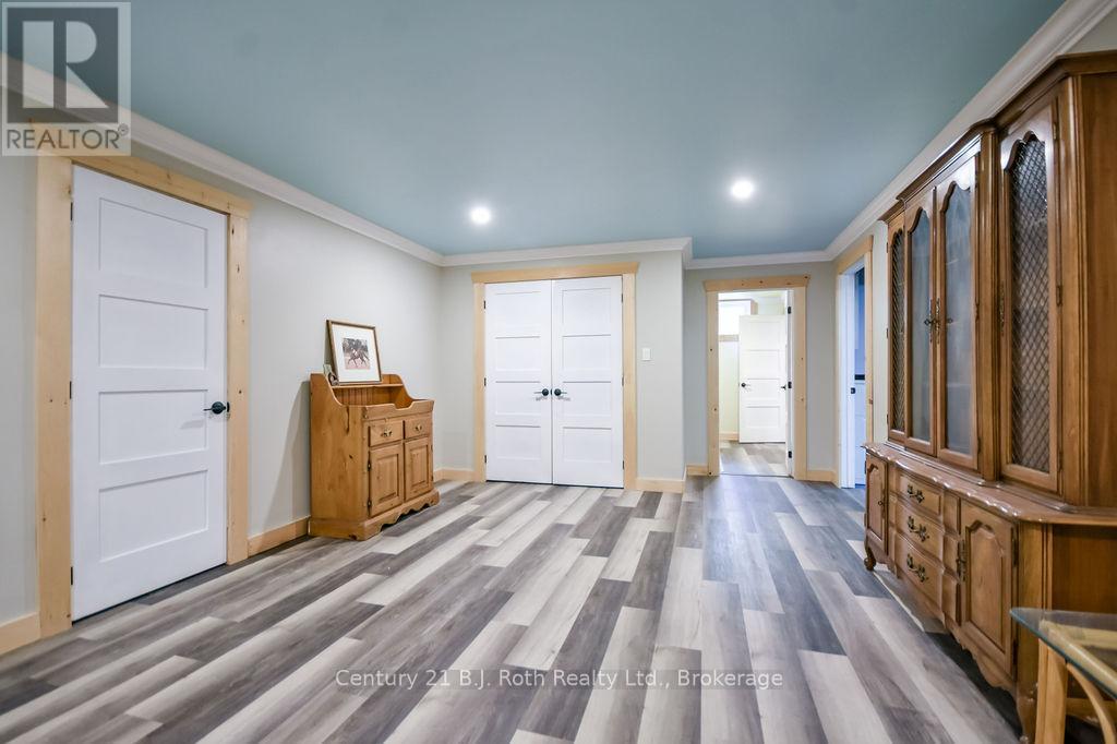 465 Ridge Road E, Oro-Medonte, Ontario  L0L 2E0 - Photo 22 - S13764294