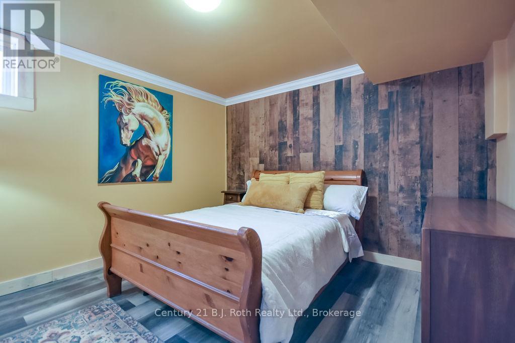 465 Ridge Road E, Oro-Medonte, Ontario  L0L 2E0 - Photo 23 - S13764294