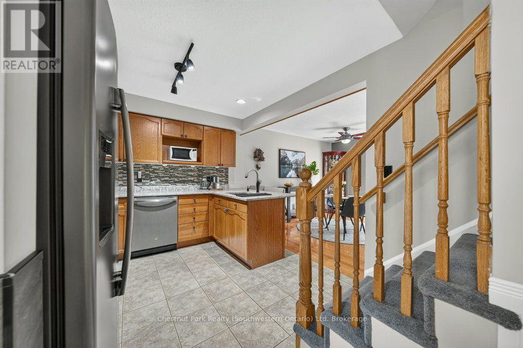 48 - 31 Schroder Crescent, Guelph (Grange Road), Ontario  N1E 7M6 - Photo 13 - X13764338