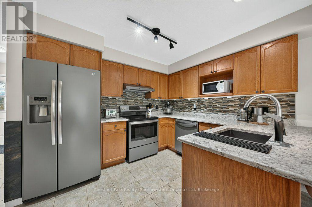48 - 31 Schroder Crescent, Guelph (Grange Road), Ontario  N1E 7M6 - Photo 16 - X13764338