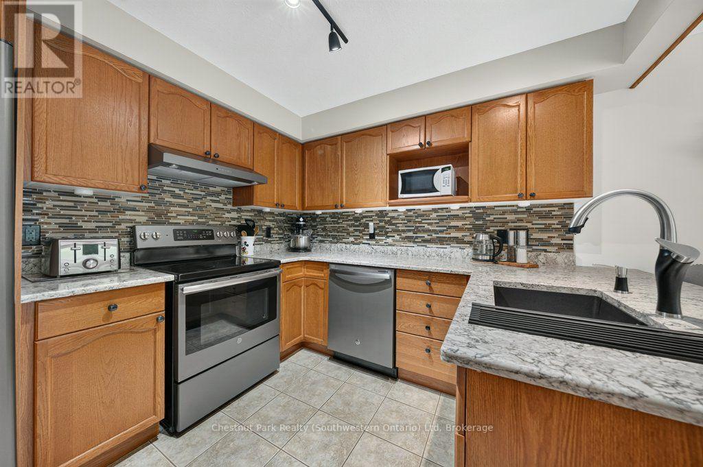 48 - 31 Schroder Crescent, Guelph (Grange Road), Ontario  N1E 7M6 - Photo 17 - X13764338