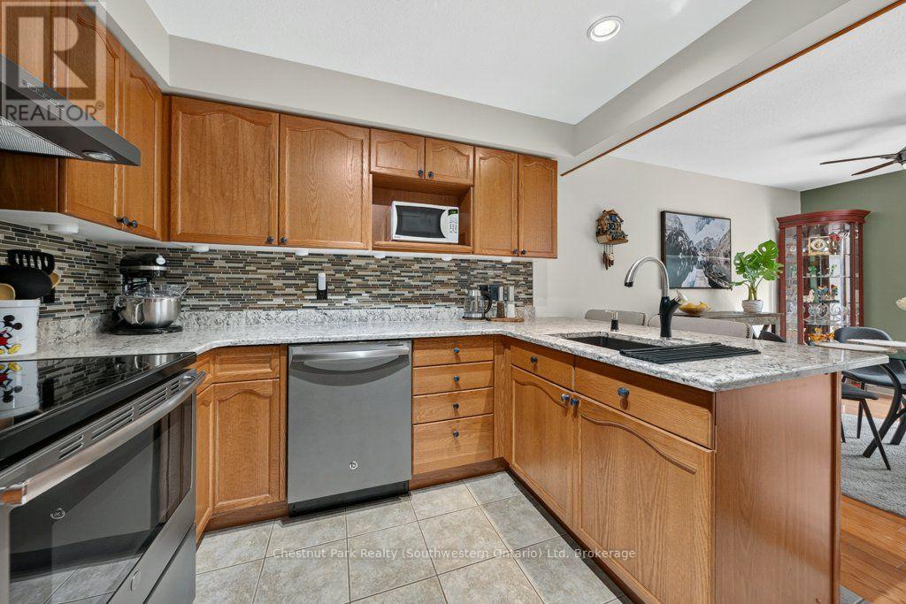 48 - 31 Schroder Crescent, Guelph (Grange Road), Ontario  N1E 7M6 - Photo 20 - X13764338