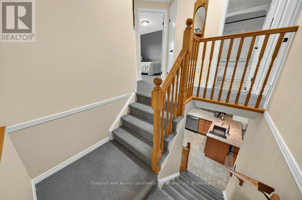 48 - 31 Schroder Crescent, Guelph (Grange Road), Ontario  N1E 7M6 - Photo 32 - X13764338
