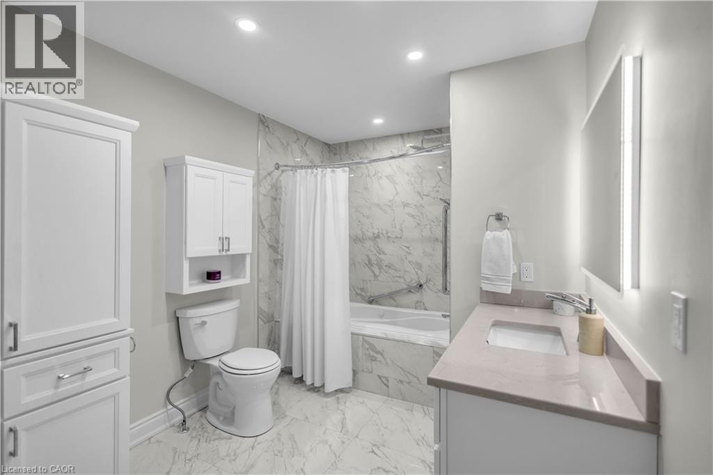 2175 Country Club Drive Unit# 4, Burlington, Ontario  L7M 4H9 - Photo 15 - 40860940