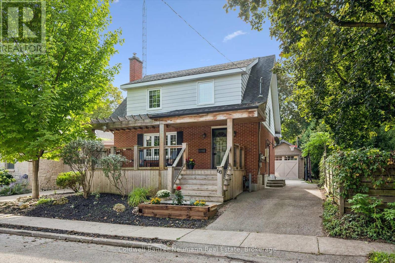 68 Albert Street, Guelph (Dovercliffe Park/old University), Ontario  N1G 1C8 - Photo 1 - X13764362