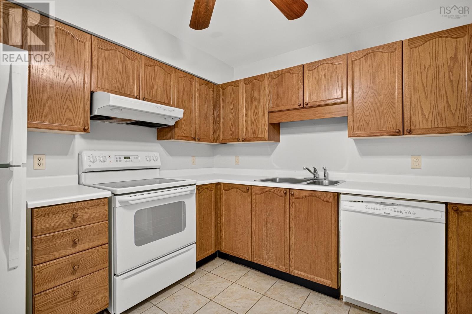 312 83 Kearney Lake Road, Halifax, Nova Scotia  B3M 4E6 - Photo 7 - 202622834