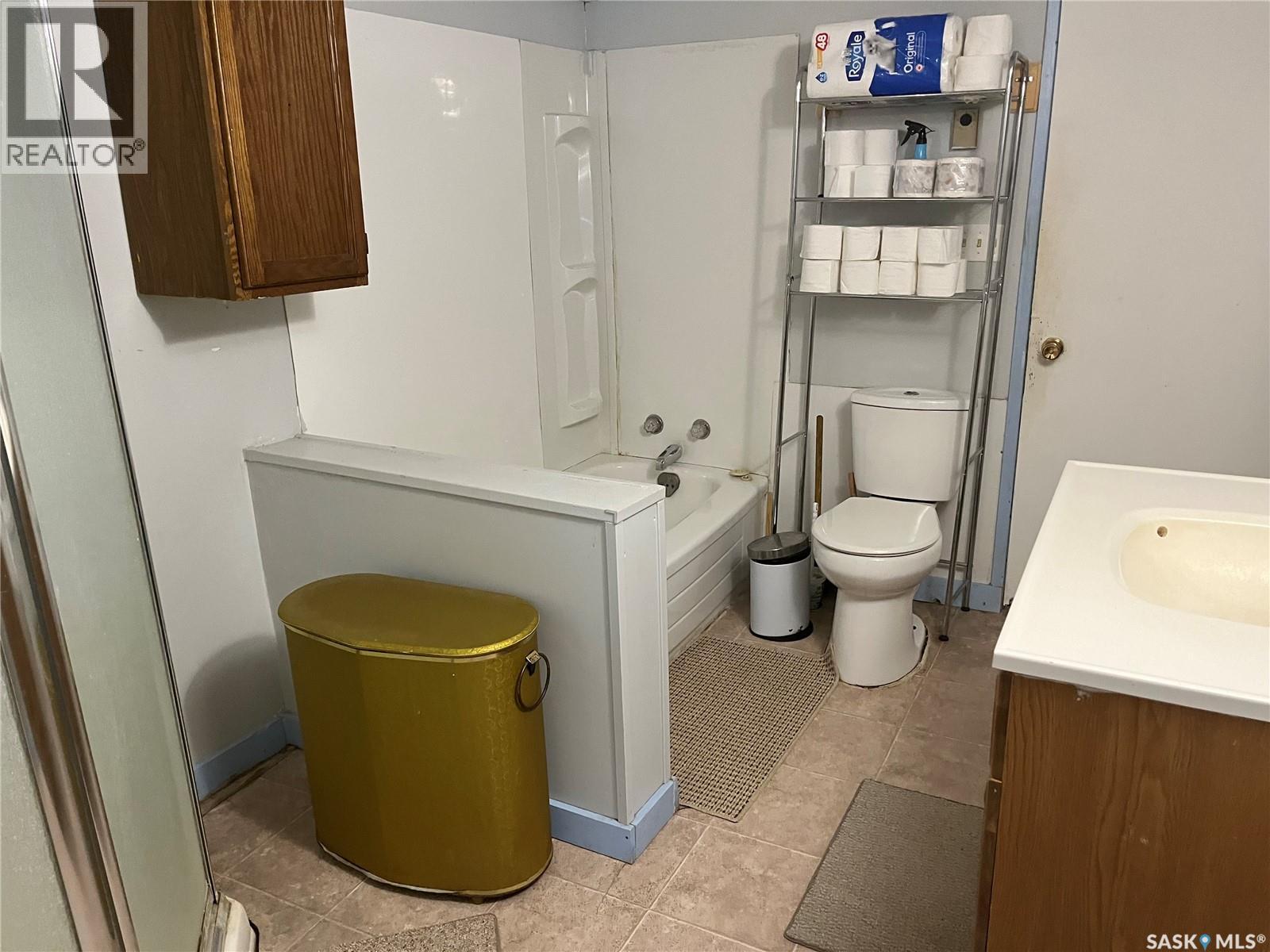 128 1st Avenue S, Coronach, Saskatchewan  S0H 0Z0 - Photo 17 - SK047997