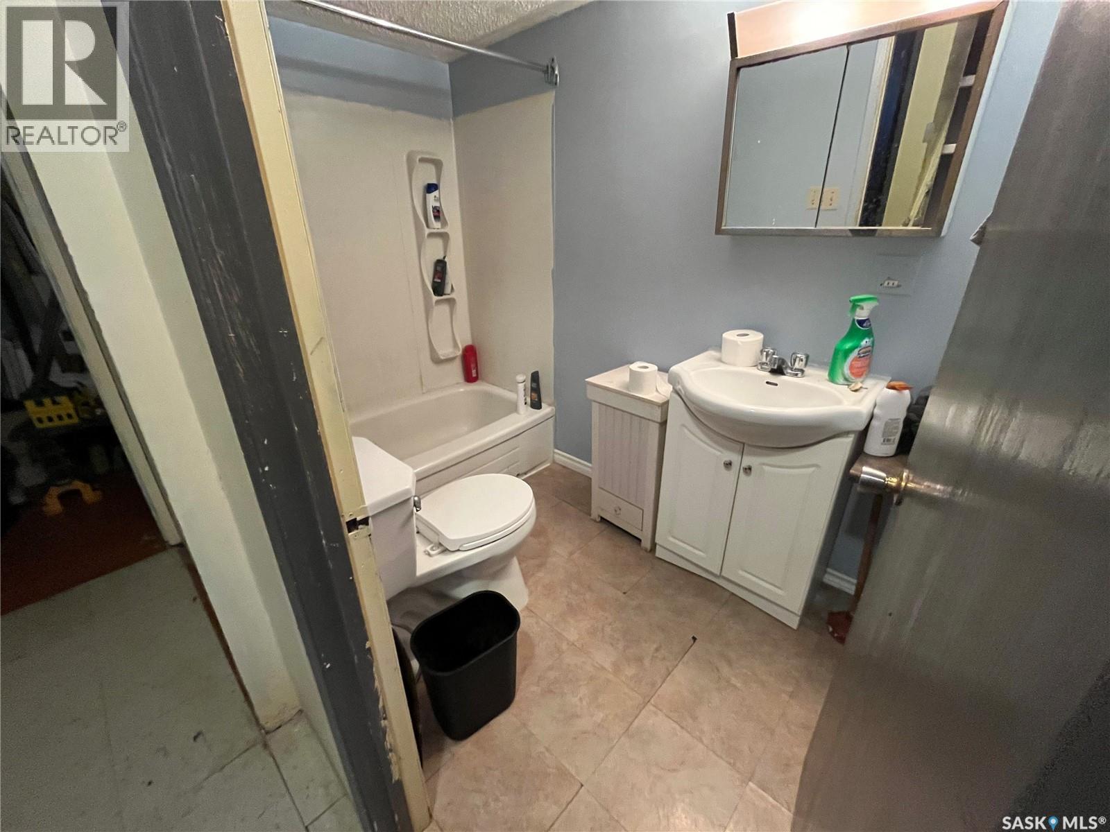 128 1st Avenue S, Coronach, Saskatchewan  S0H 0Z0 - Photo 36 - SK047997