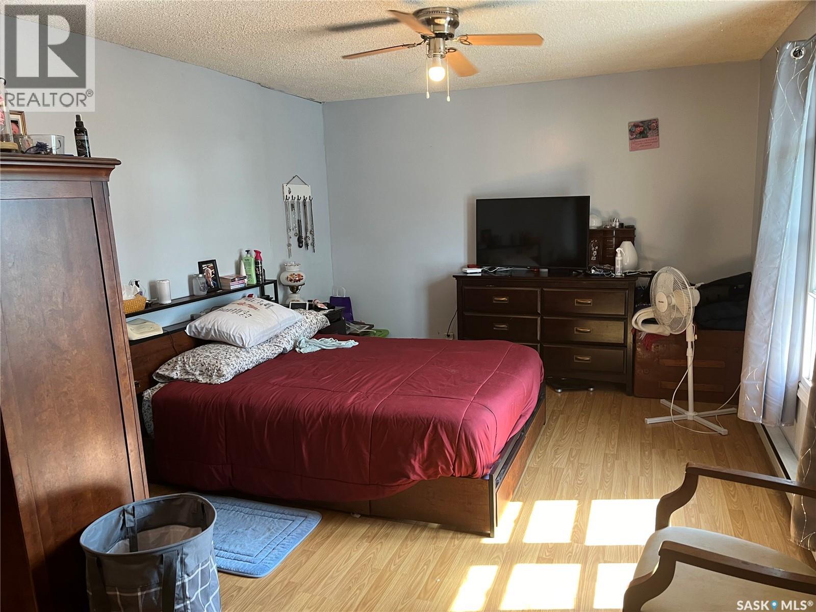 128 1st Avenue S, Coronach, Saskatchewan  S0H 0Z0 - Photo 9 - SK047997