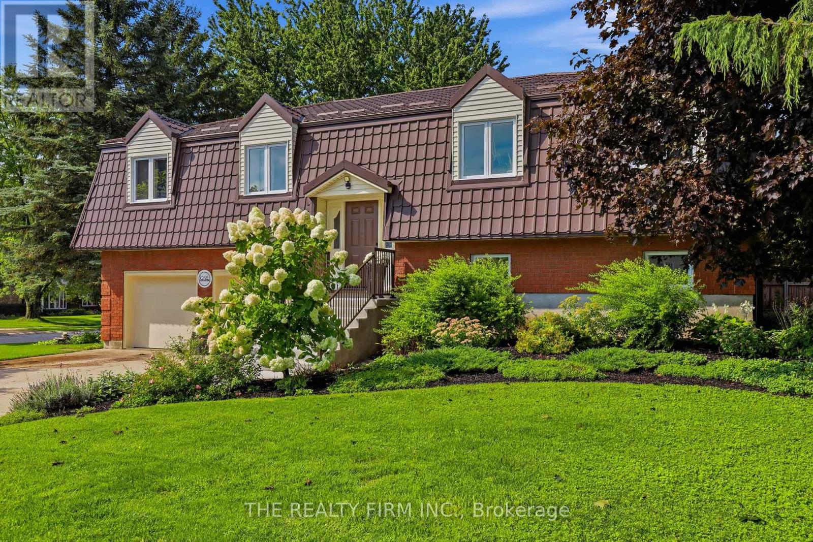 1 Hueston Drive, Thames Centre, Ontario  N0M 2P0 - Photo 3 - X13764402