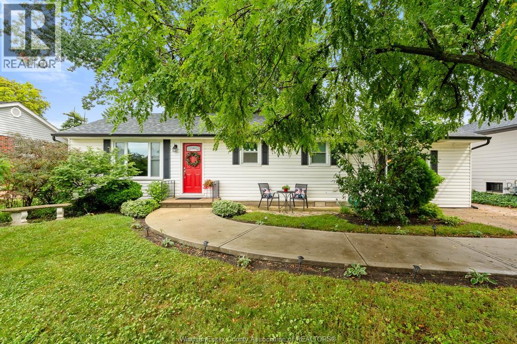 MLS# 26022082: 3274 Parkwood AVENUE, Windsor, Canada