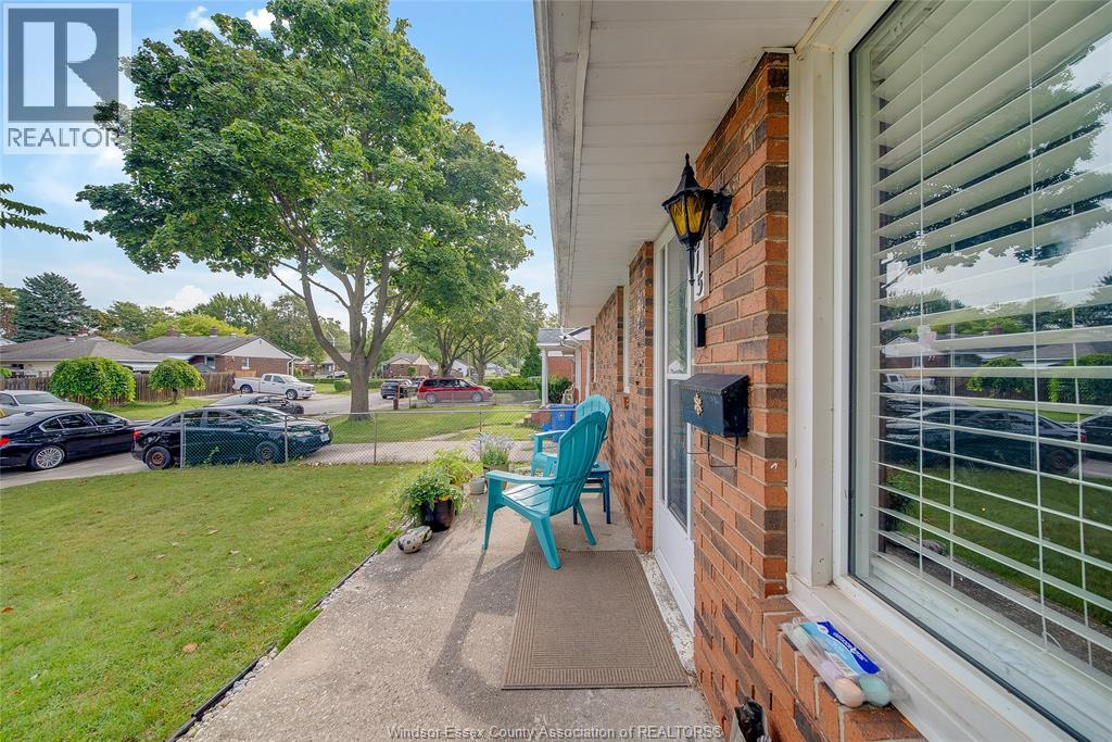 1215 Chappell Unit# Lower, Windsor, Ontario  N9C 3C8 - Photo 14 - 26021722