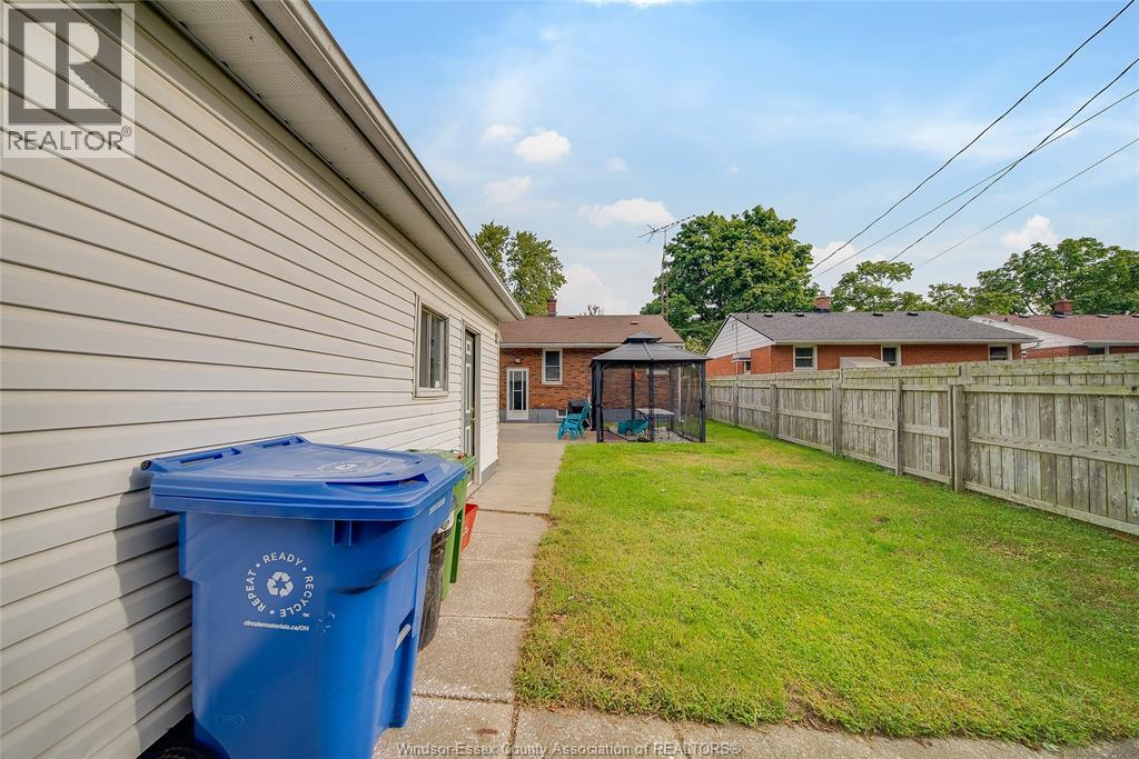 1215 Chappell Unit# Lower, Windsor, Ontario  N9C 3C8 - Photo 25 - 26021722