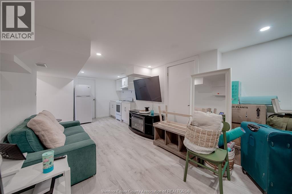 1215 Chappell Unit# Lower, Windsor, Ontario  N9C 3C8 - Photo 3 - 26021722