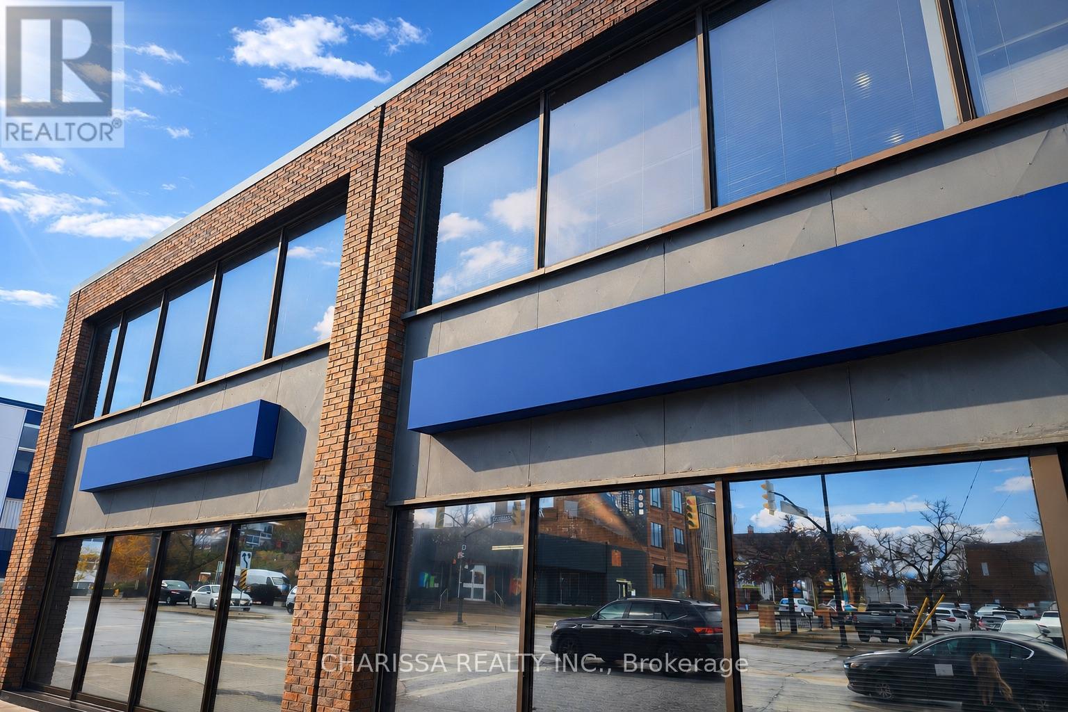22 Clapperton Street, Barrie (City Centre), Ontario  L4M 1G4 - Photo 2 - S13764404