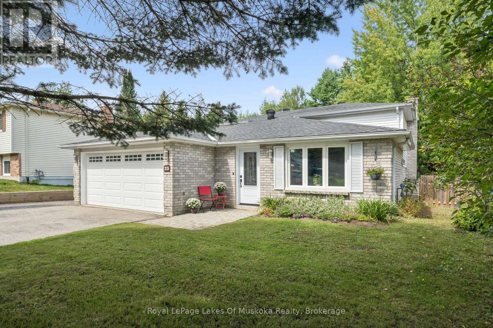 23 Maypark Drive, Bracebridge (Monck (Bracebridge)), Ontario  P1L 1C3 - Photo 1 - X13764388