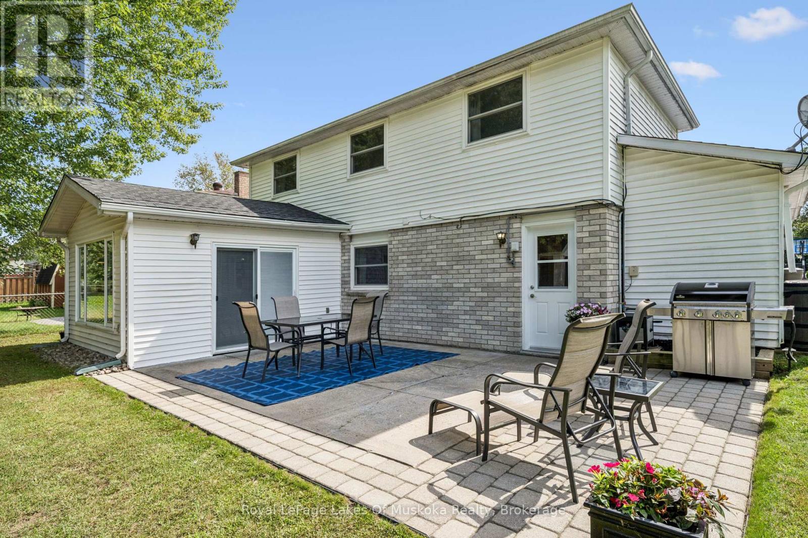 23 Maypark Drive, Bracebridge (Monck (Bracebridge)), Ontario  P1L 1C3 - Photo 2 - X13764388