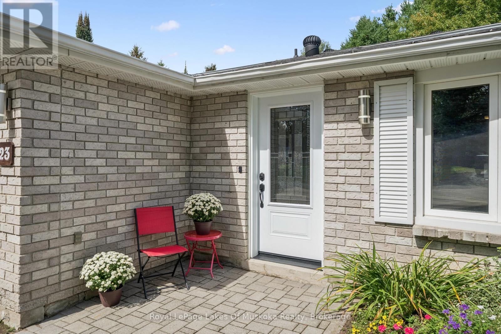 23 Maypark Drive, Bracebridge (Monck (Bracebridge)), Ontario  P1L 1C3 - Photo 5 - X13764388