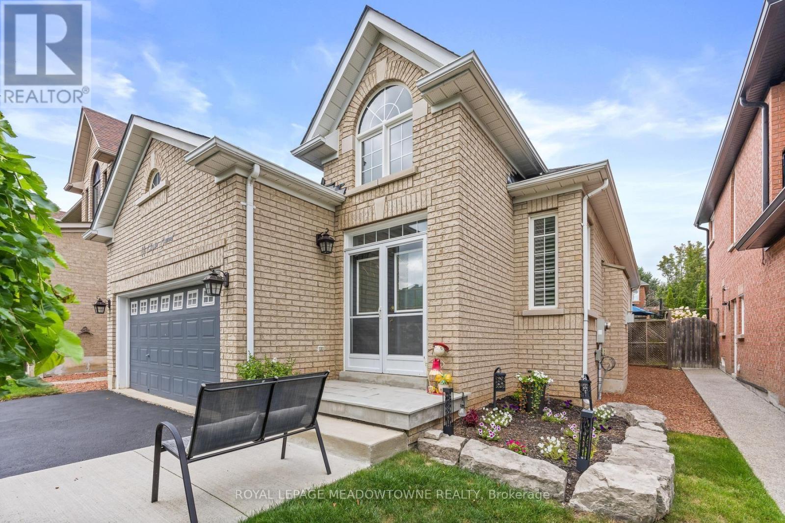 69 Chaplin Crescent, Halton Hills, Ontario  L7G 5V6 - Photo 2 - W13764408