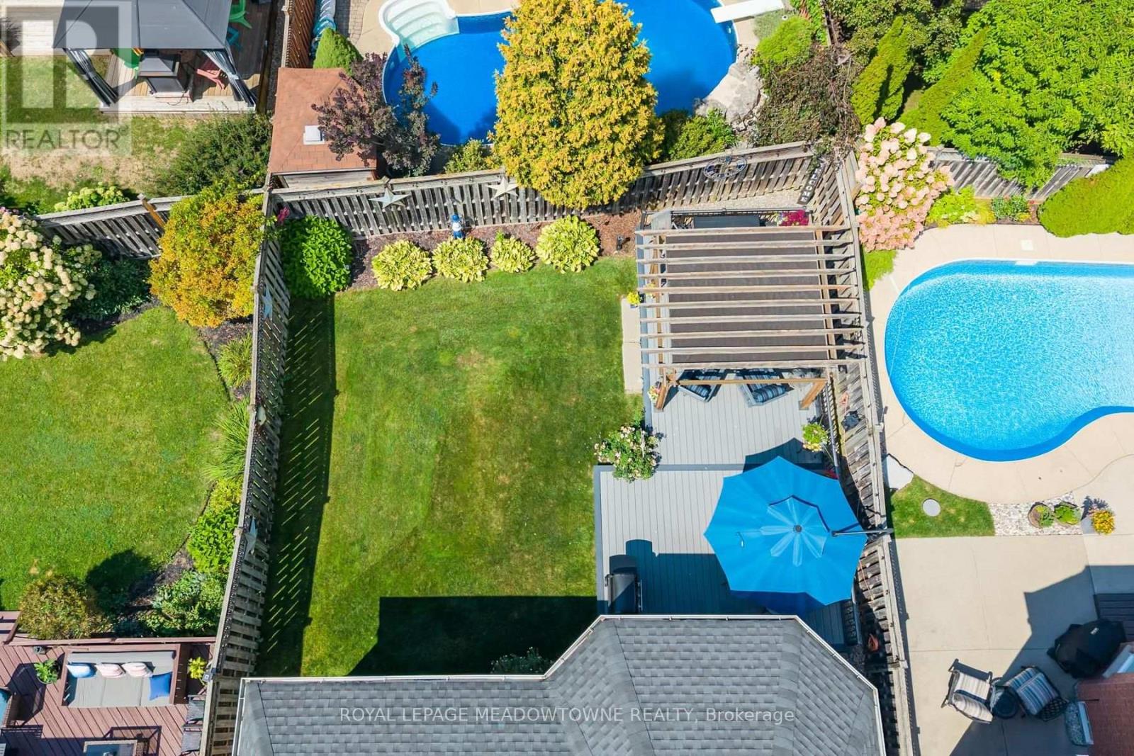 69 Chaplin Crescent, Halton Hills, Ontario  L7G 5V6 - Photo 4 - W13764408