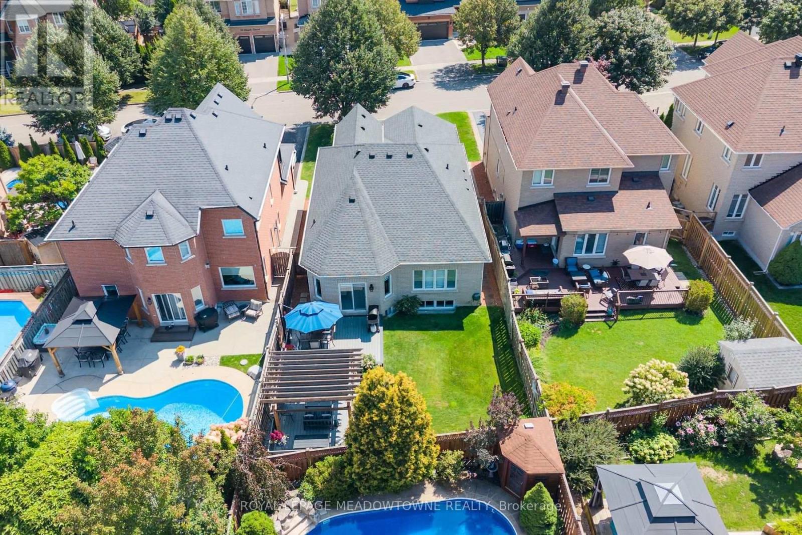 69 Chaplin Crescent, Halton Hills, Ontario  L7G 5V6 - Photo 47 - W13764408