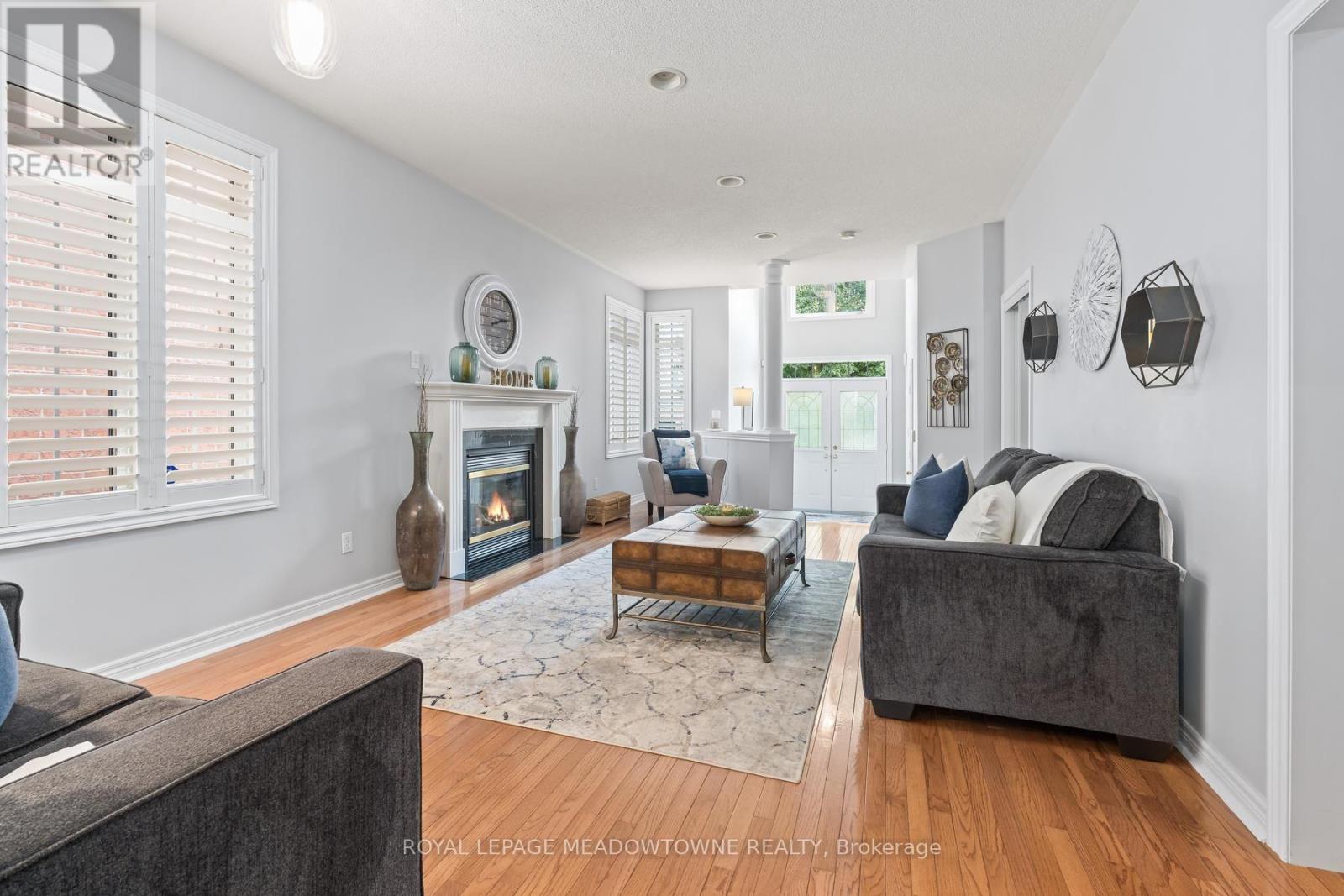 69 Chaplin Crescent, Halton Hills, Ontario  L7G 5V6 - Photo 7 - W13764408