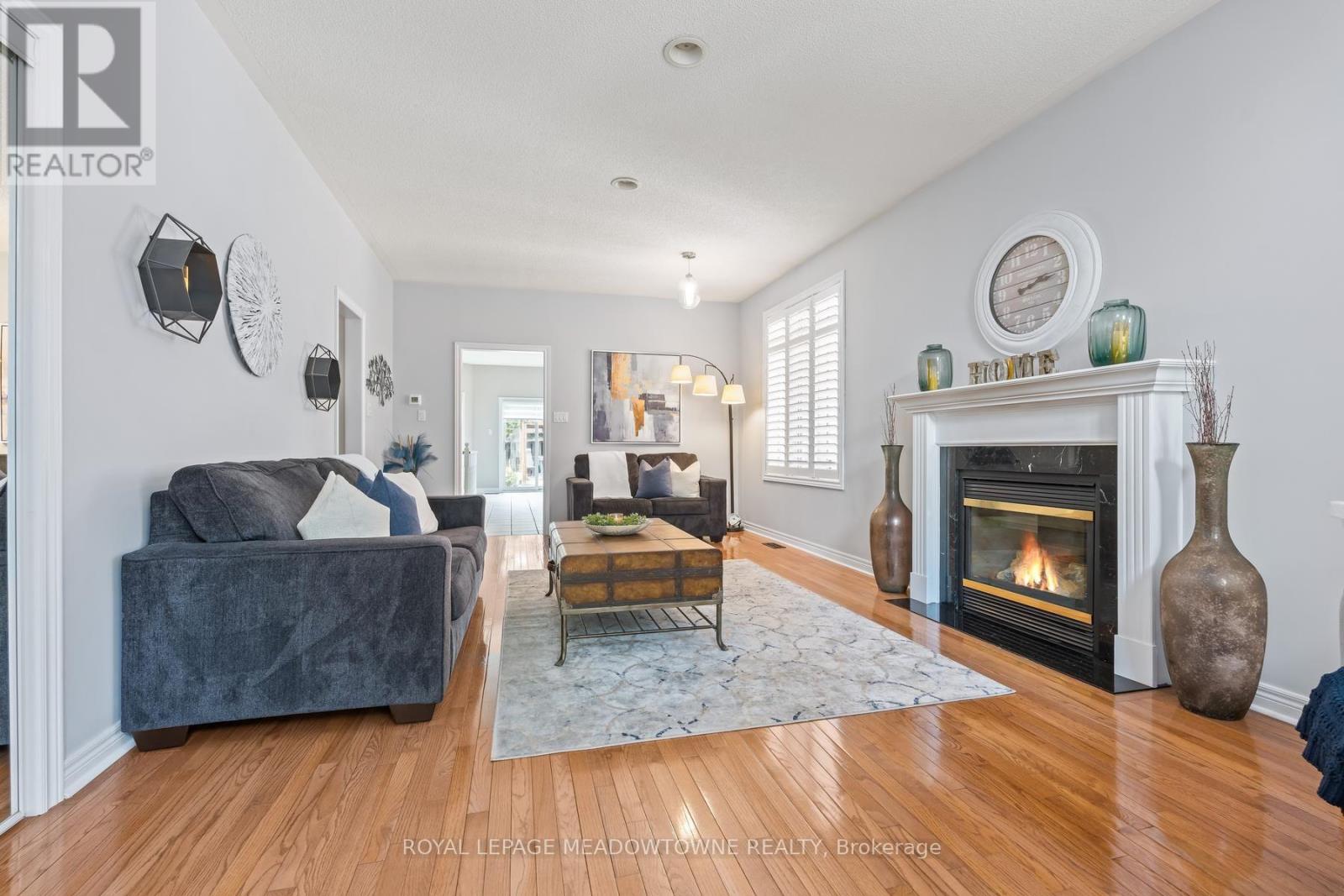 69 Chaplin Crescent, Halton Hills, Ontario  L7G 5V6 - Photo 9 - W13764408