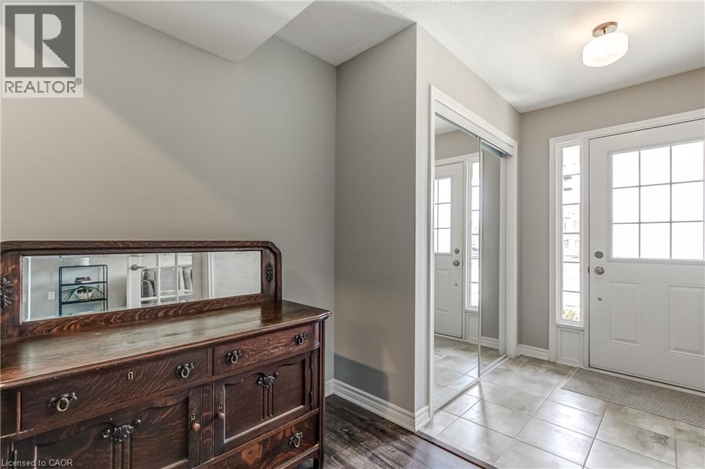 230 Avonsyde Boulevard Unit# 3, Waterdown, Ontario  L8B 1T9 - Photo 4 - 40861541