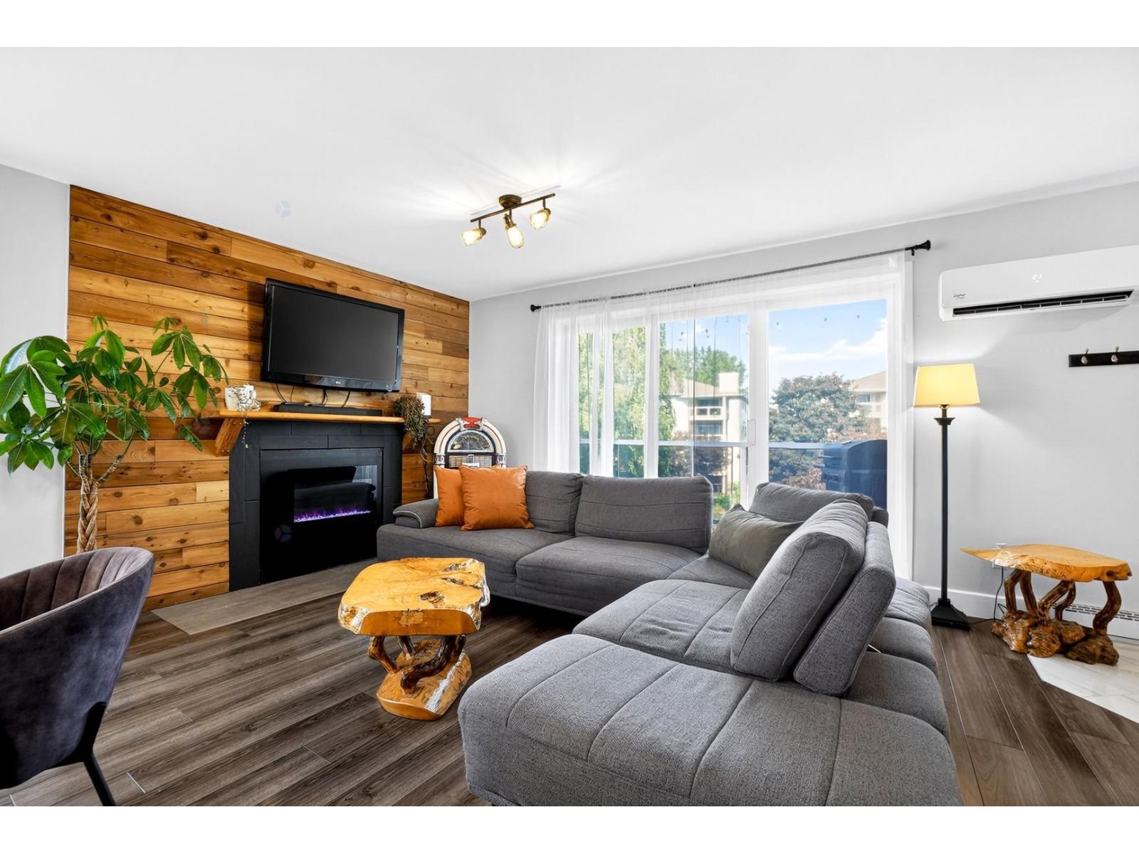 965 Rue des Faucons|#302 Sainte-Catherine Quebec Canada J5C1R9 5