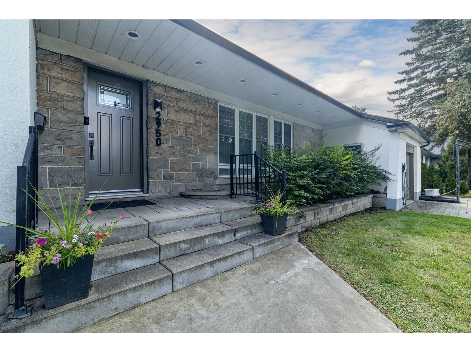 2950 Boul. Graham Mont-Royal Quebec Canada H3R1J7 5