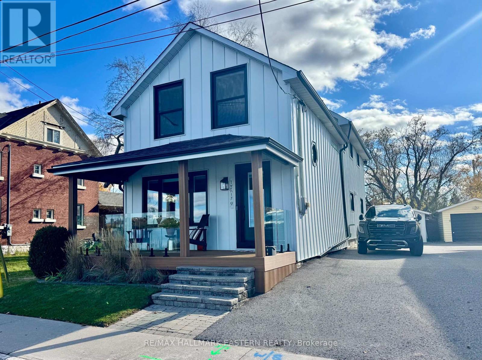 29 Crescent Street, Peterborough, Ontario  K9J 2G2 - Photo 1 - X13439984