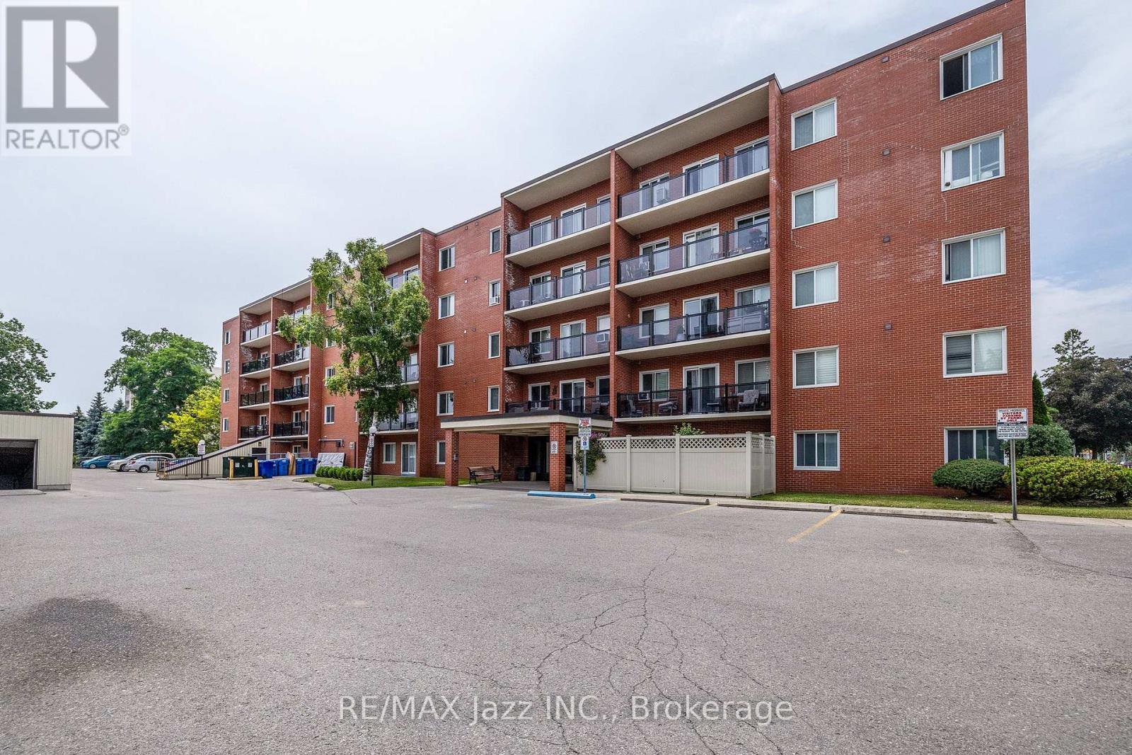 304 - 131 TAUNTON ROAD E, oshawa (centennial), Ontario