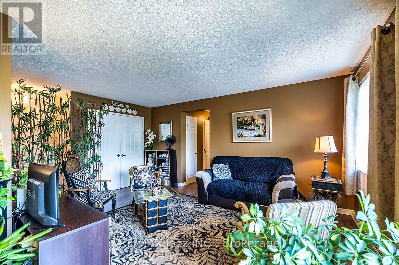 304 - 131 Taunton Road E, Oshawa (Centennial), Ontario  L1G 3T8 - Photo 5 - E13764532