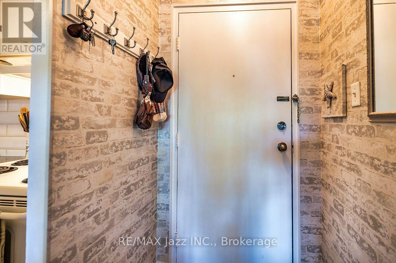 304 - 131 Taunton Road E, Oshawa (Centennial), Ontario  L1G 3T8 - Photo 8 - E13764532
