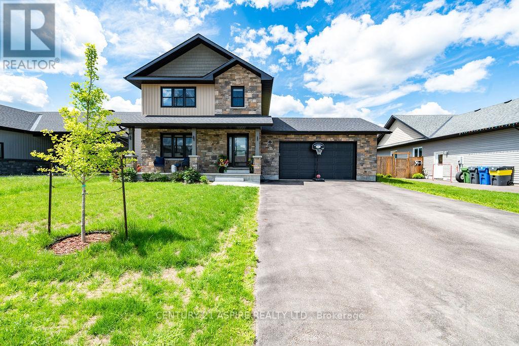 6 ZACHARY STREET, Petawawa, Ontario