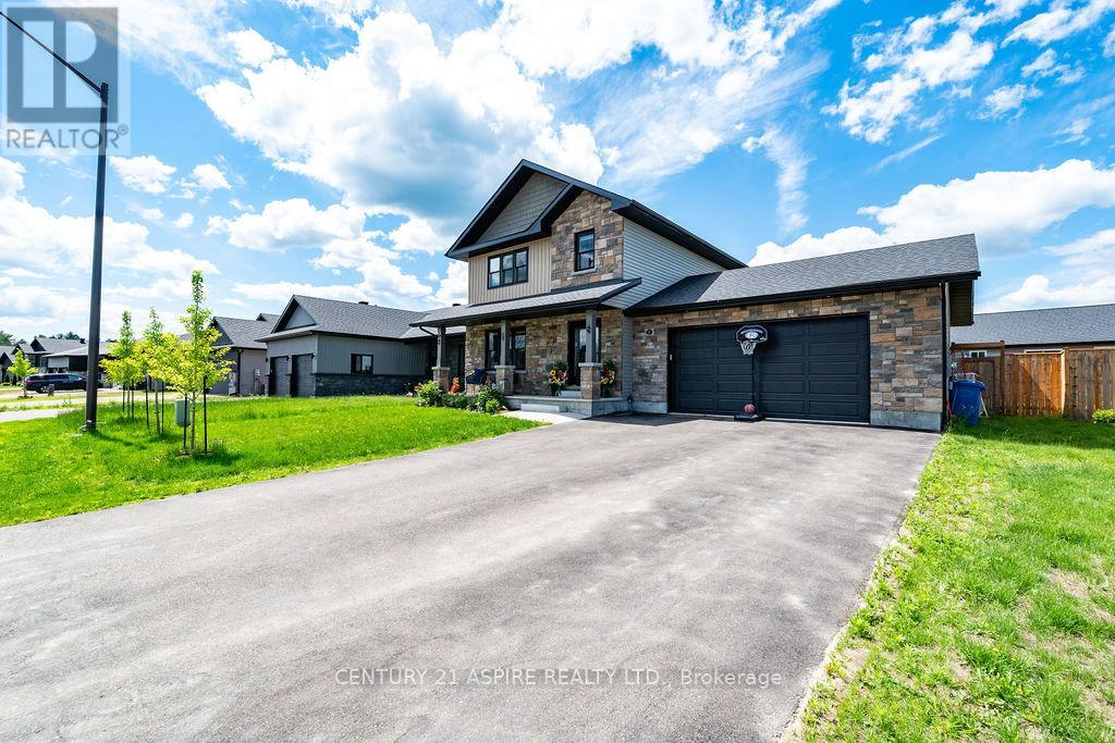 6 Zachary Street, Petawawa, Ontario  K8H 0G5 - Photo 2 - X13764604