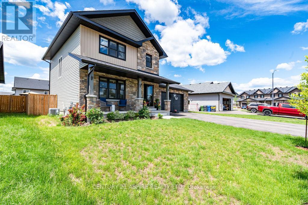 6 Zachary Street, Petawawa, Ontario  K8H 0G5 - Photo 3 - X13764604