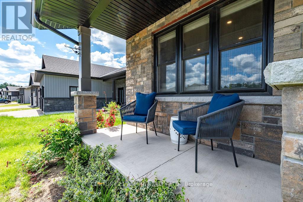 6 Zachary Street, Petawawa, Ontario  K8H 0G5 - Photo 4 - X13764604