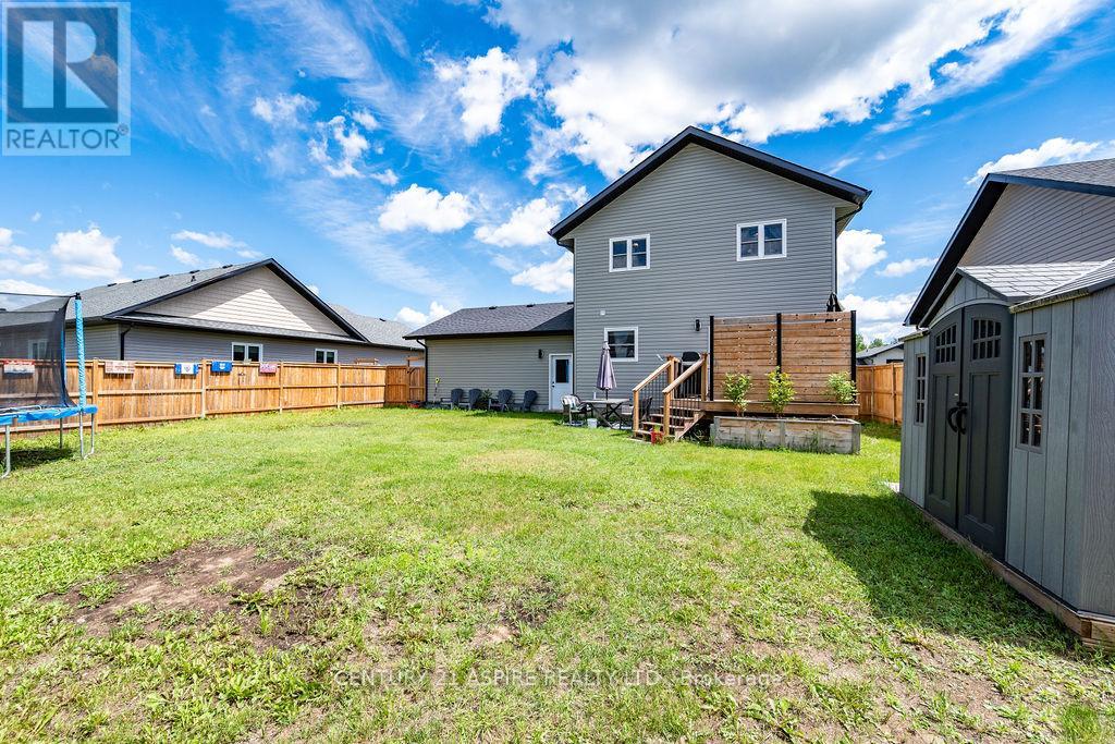 6 Zachary Street, Petawawa, Ontario  K8H 0G5 - Photo 41 - X13764604
