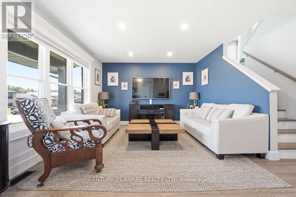 6 Zachary Street, Petawawa, Ontario  K8H 0G5 - Photo 6 - X13764604